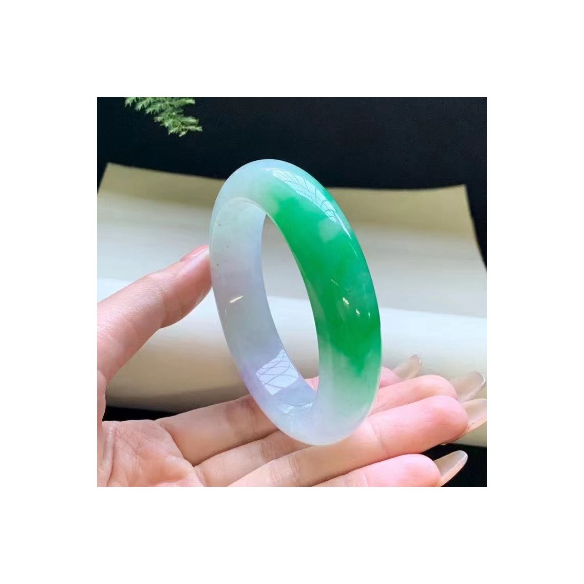 New high-quality noble charm jewelry fashion trend natural emerald green bracelet
